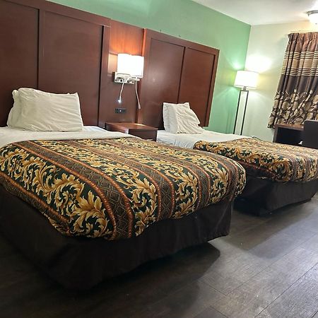 Hillcrest Motel By Oyo Aurora Near Lawrenceburg 外观 照片