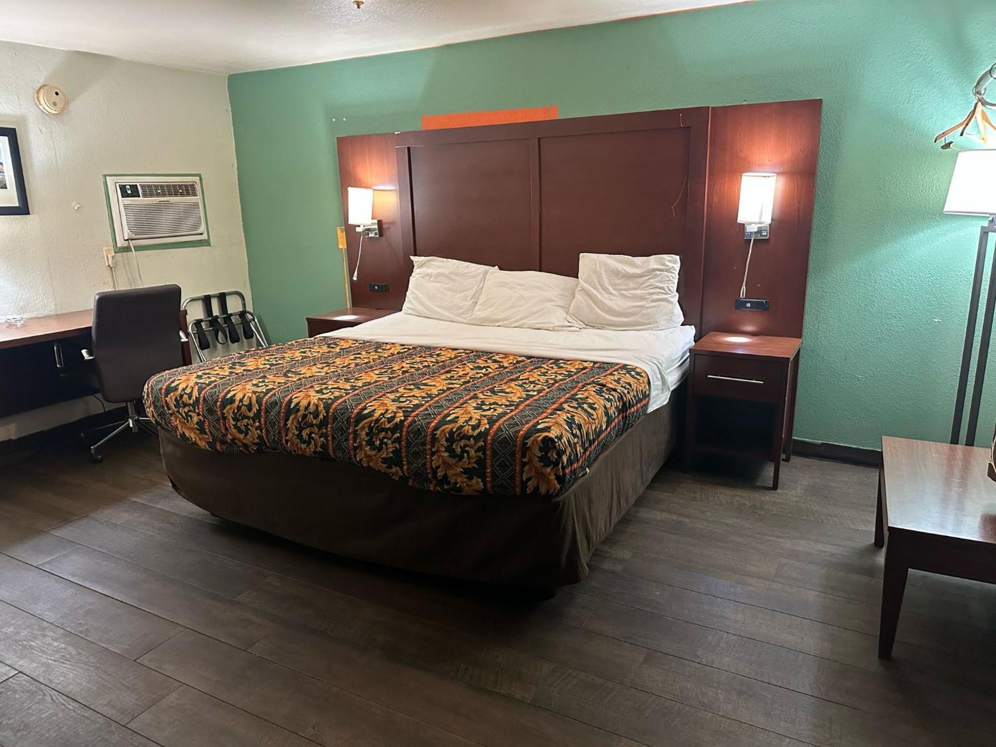 Hillcrest Motel By Oyo Aurora Near Lawrenceburg 外观 照片