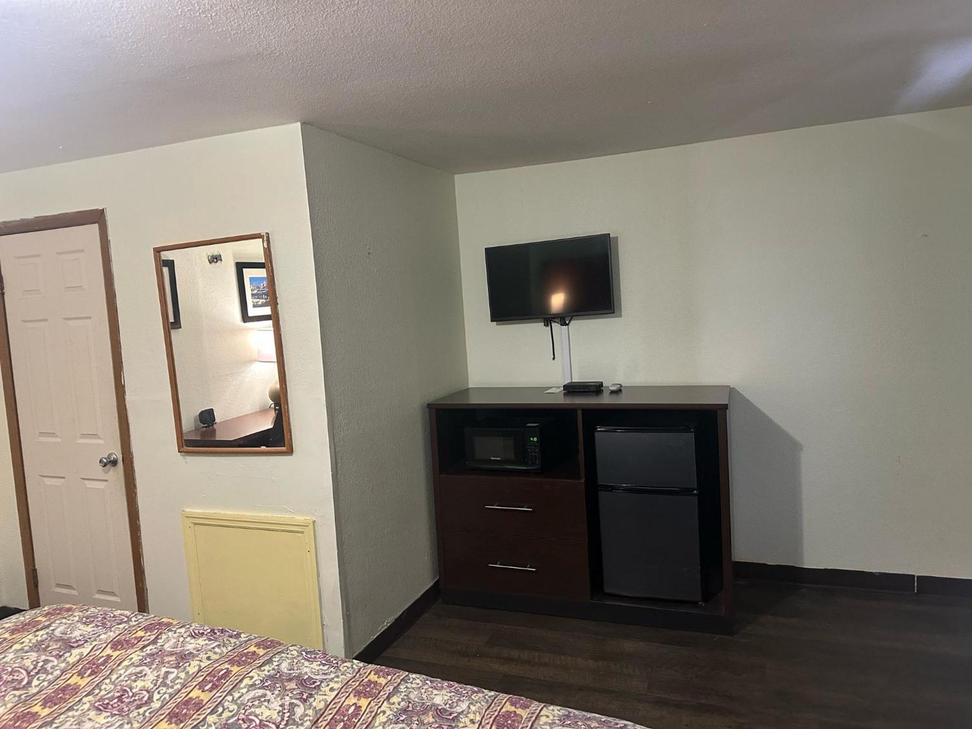 Hillcrest Motel By Oyo Aurora Near Lawrenceburg 外观 照片