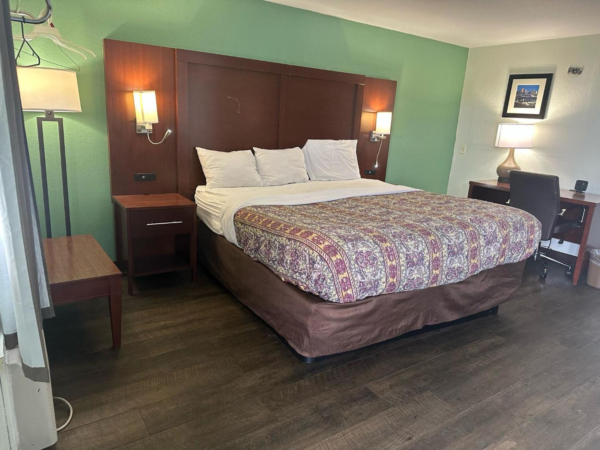 Hillcrest Motel By Oyo Aurora Near Lawrenceburg 外观 照片