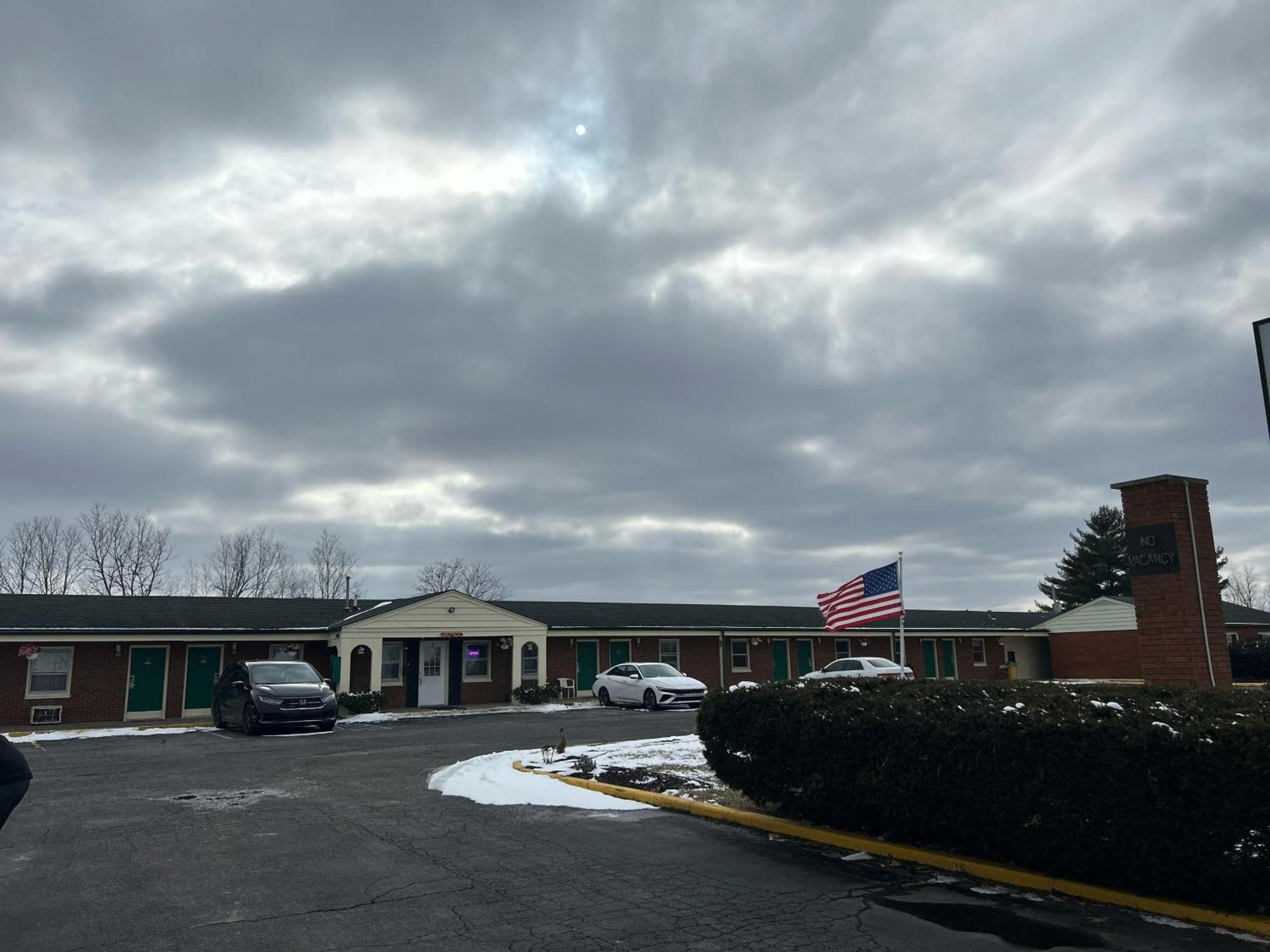 Hillcrest Motel By Oyo Aurora Near Lawrenceburg 外观 照片